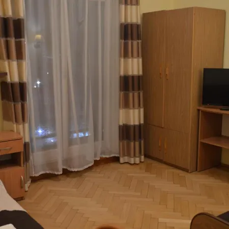 Nowy Dom Zdrojowy *