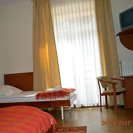 Nowy Dom Zdrojowy Θέρετρο *