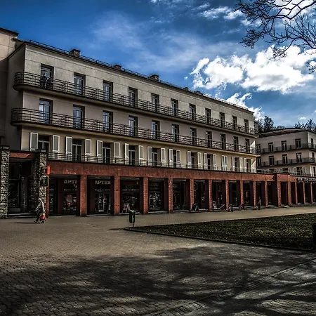 Ośrodek wypoczynkowy Nowy Dom Zdrojowy *